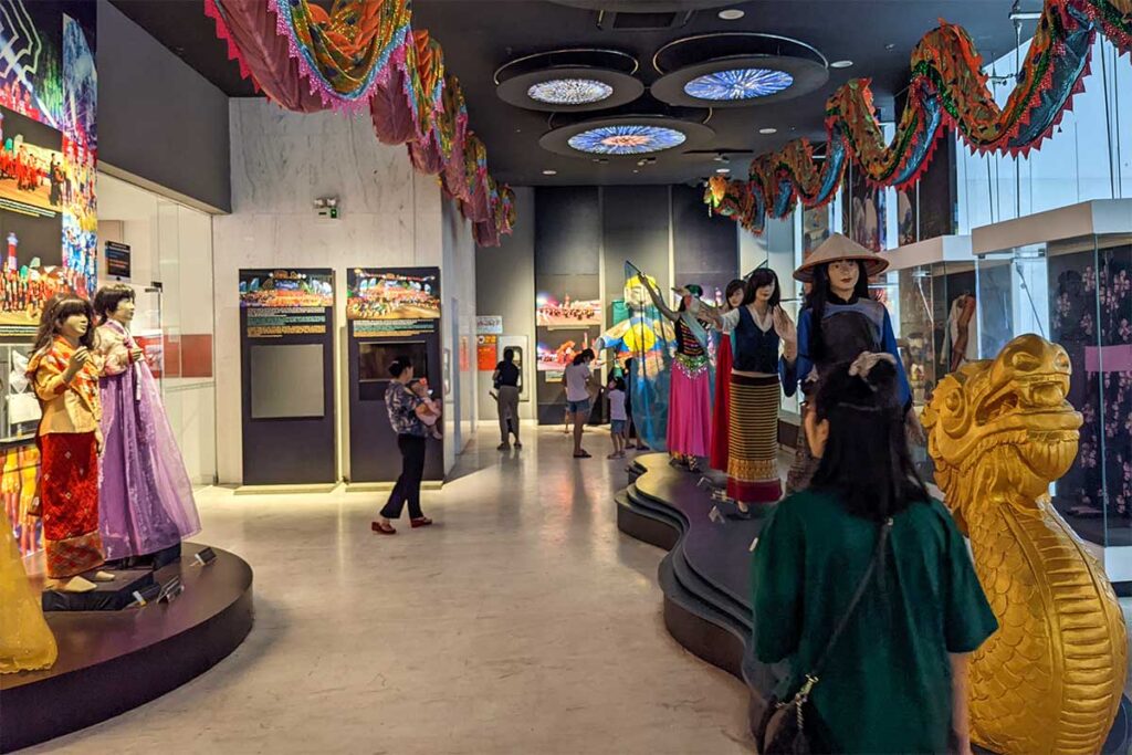 Traditional clothes and dresses displayed at Quang Ninh Museum
