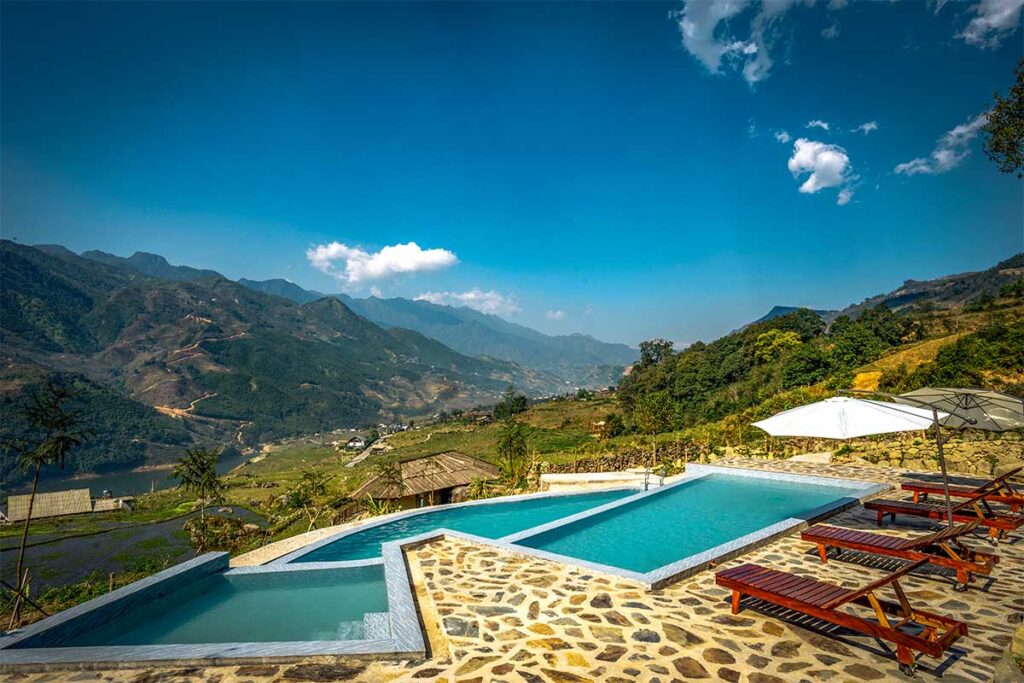 The pool with a view of Supan Ecolodge