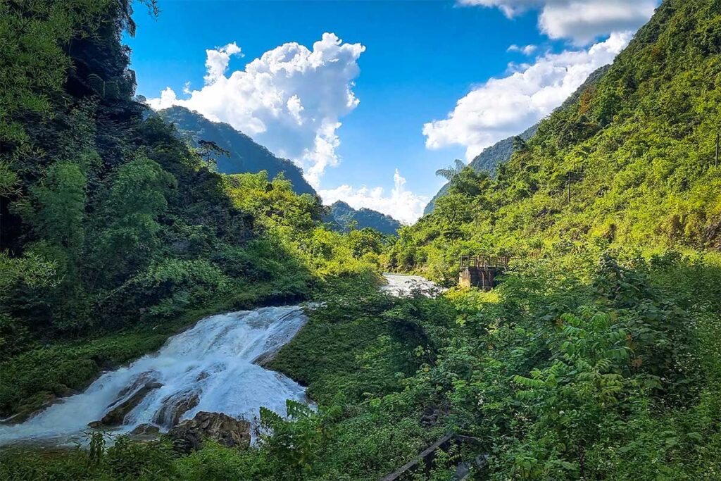 Thoong Dao Watefall in Phong Nam Valley in Cao Bang