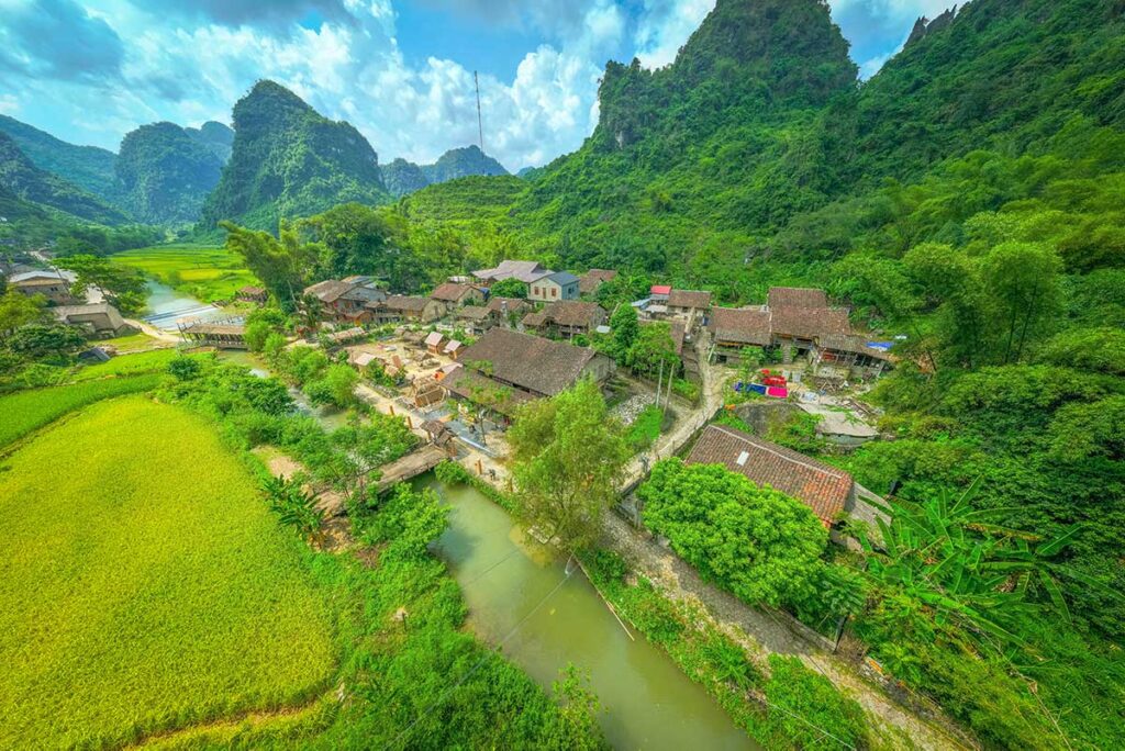 Houses with beautofil mountain scenery in Cao Bang at Khuoi Ky Stone Village
