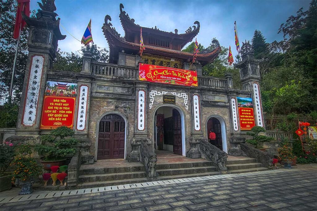 The three gate entrance of Bac Ha Temple