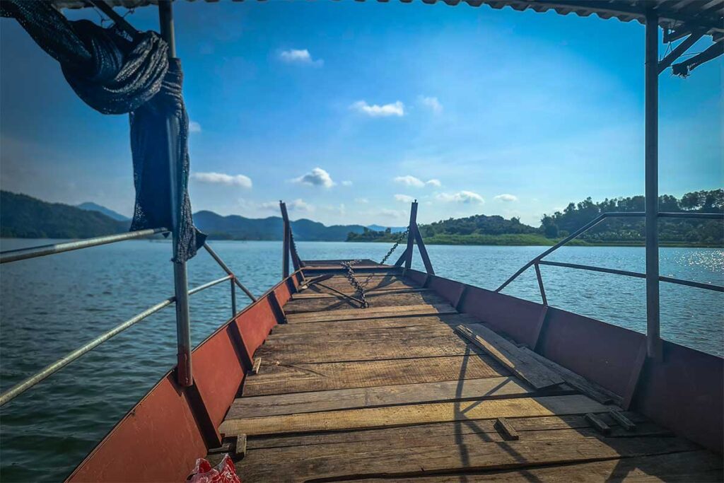 Boat trip in Cam Son Lake in Bac Giang