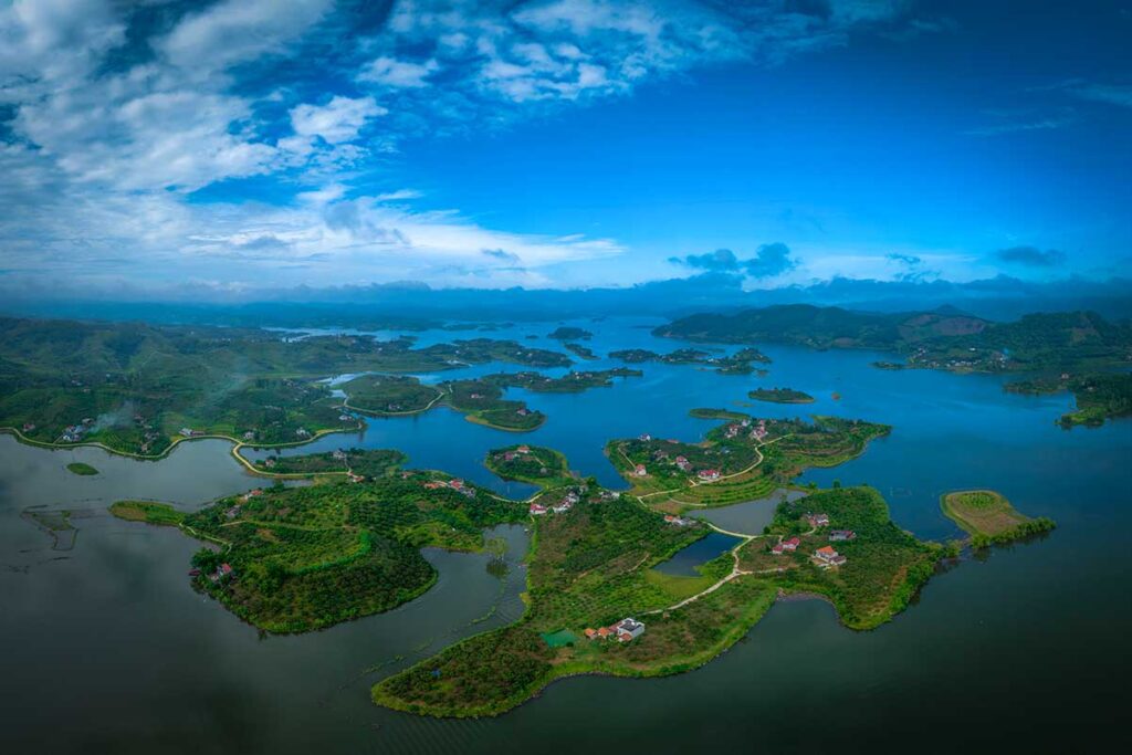 Cam Son Lake in Bac Giang