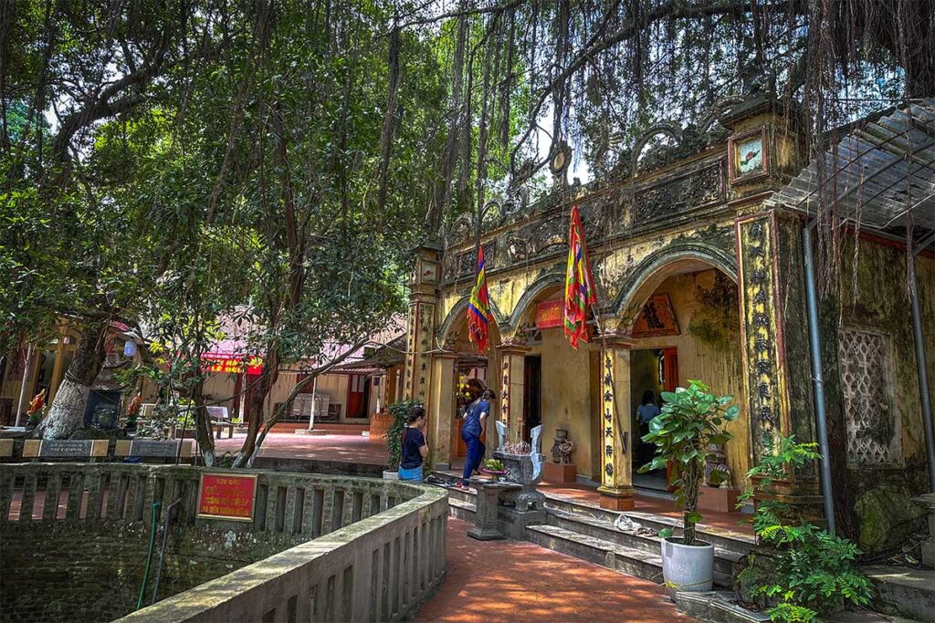 Cung Temple in Viem Xa Village