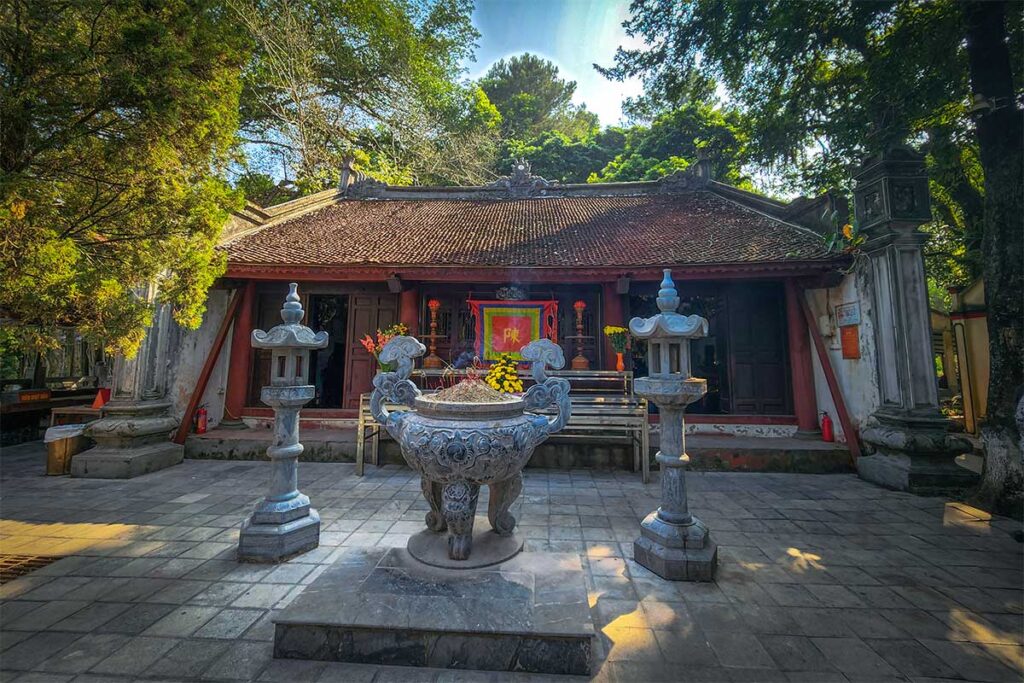 A small temple with incense altar inside the complex of Den Thuong Pagoda in Lao Cai