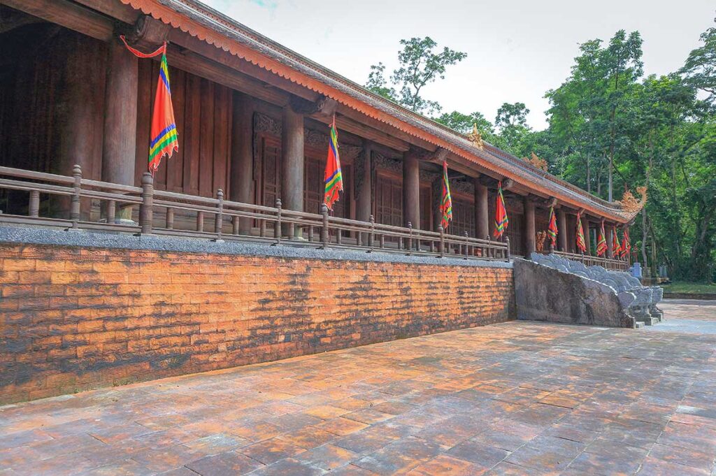 The main building from the outside of Lam Kinh Palace