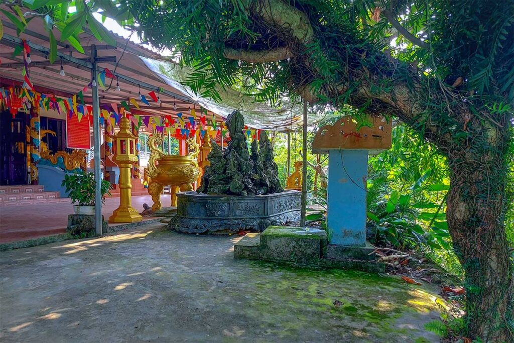 The modest Pac Ta Temple from the outside