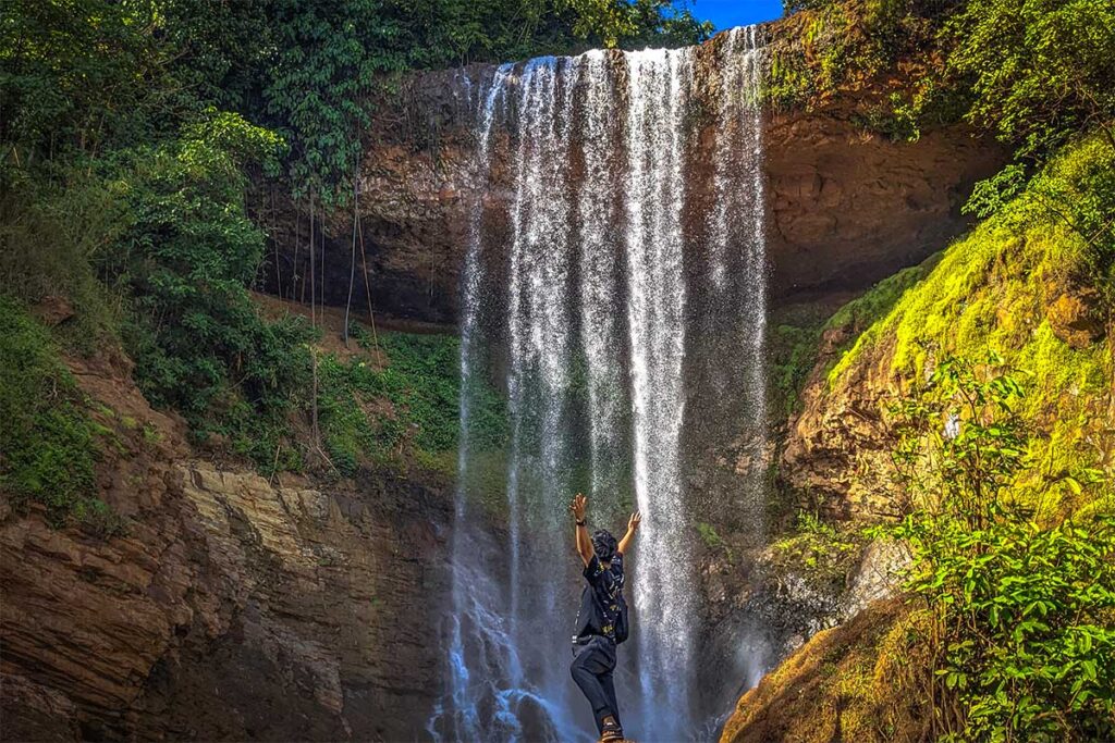 Phen - Hoa Mo Waterfall in Binh Phuoc