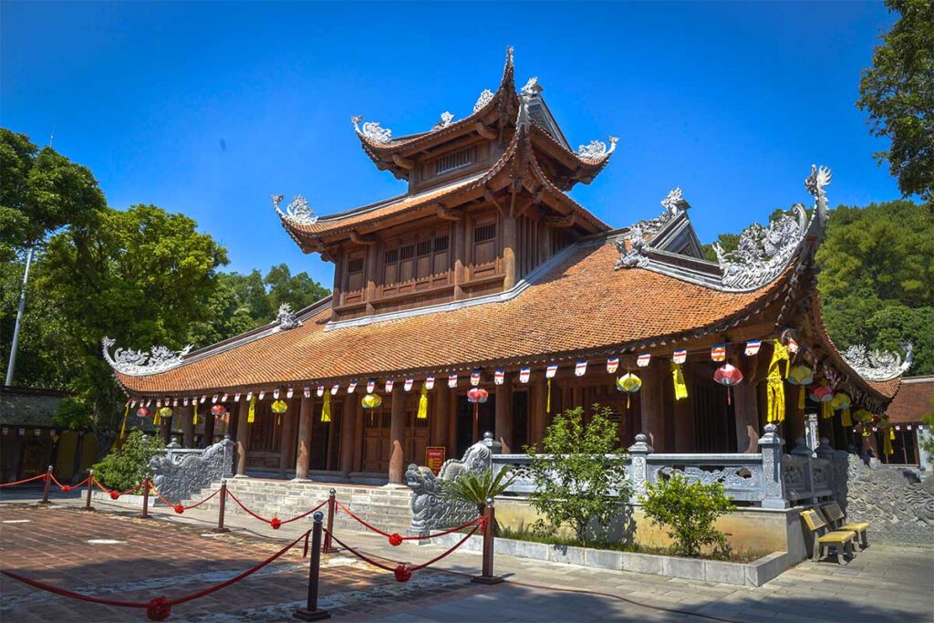 The main temple building of Con Son Pagoda