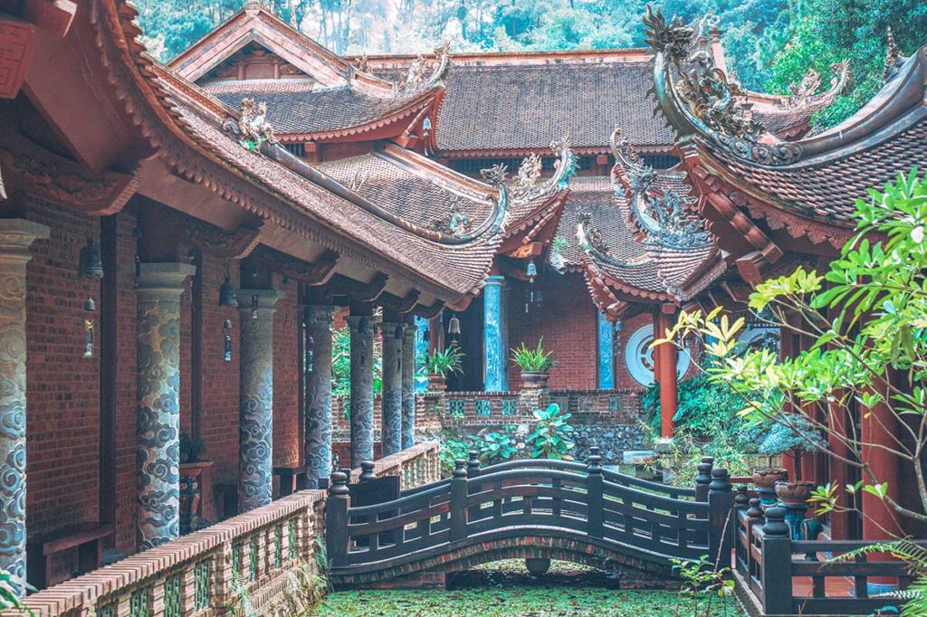 Dia Tang Phi Lai Pagoda