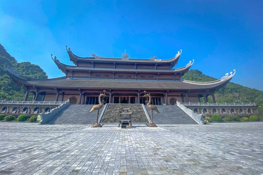 Tam The Palace at Tam Chuc Pagoda