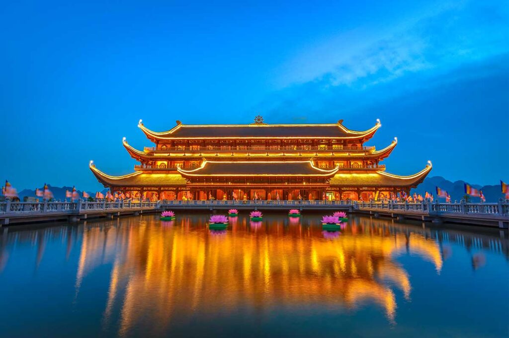 Thuy Dinh Guest House seen at night with lights on