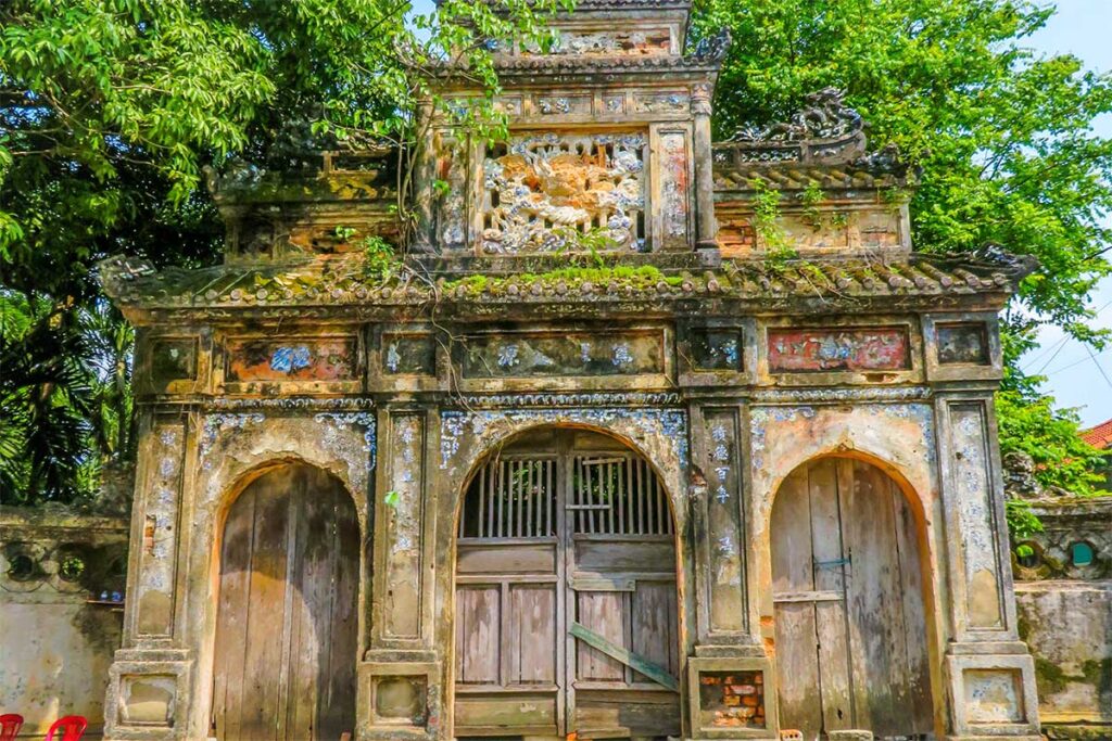 The main entrance gate of An Dinh Palace in Hue
