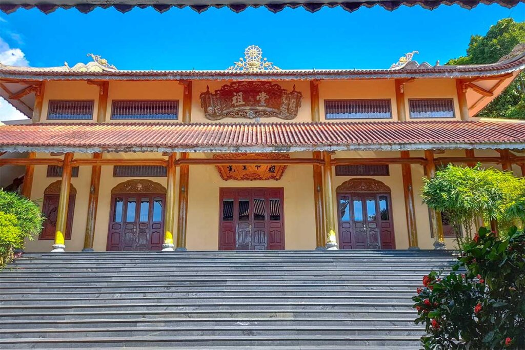 One of the main halls of Bach Ma Zen Monastery