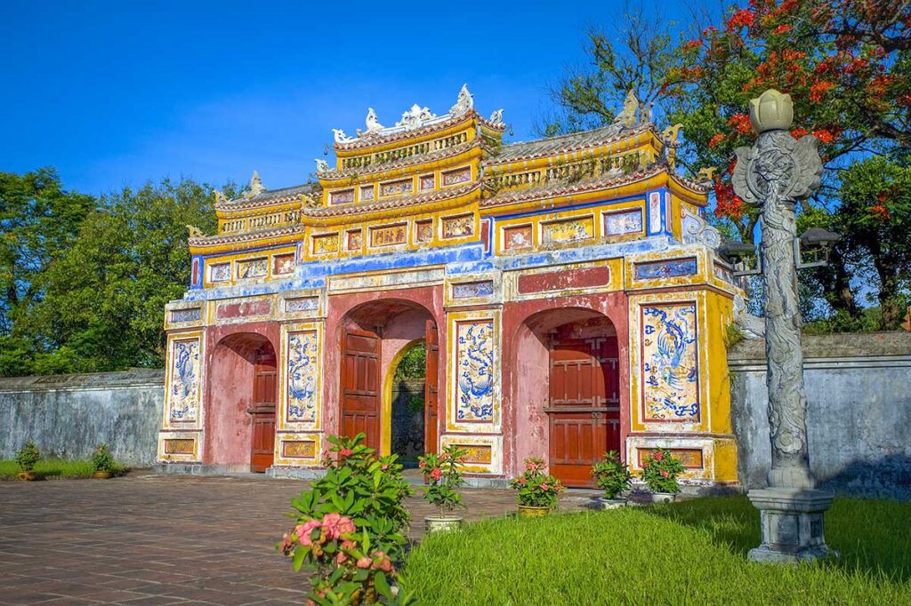 Beautiful decorated Thọ Chỉ Gate with three entrances - the main gate of Dien Tho Palace