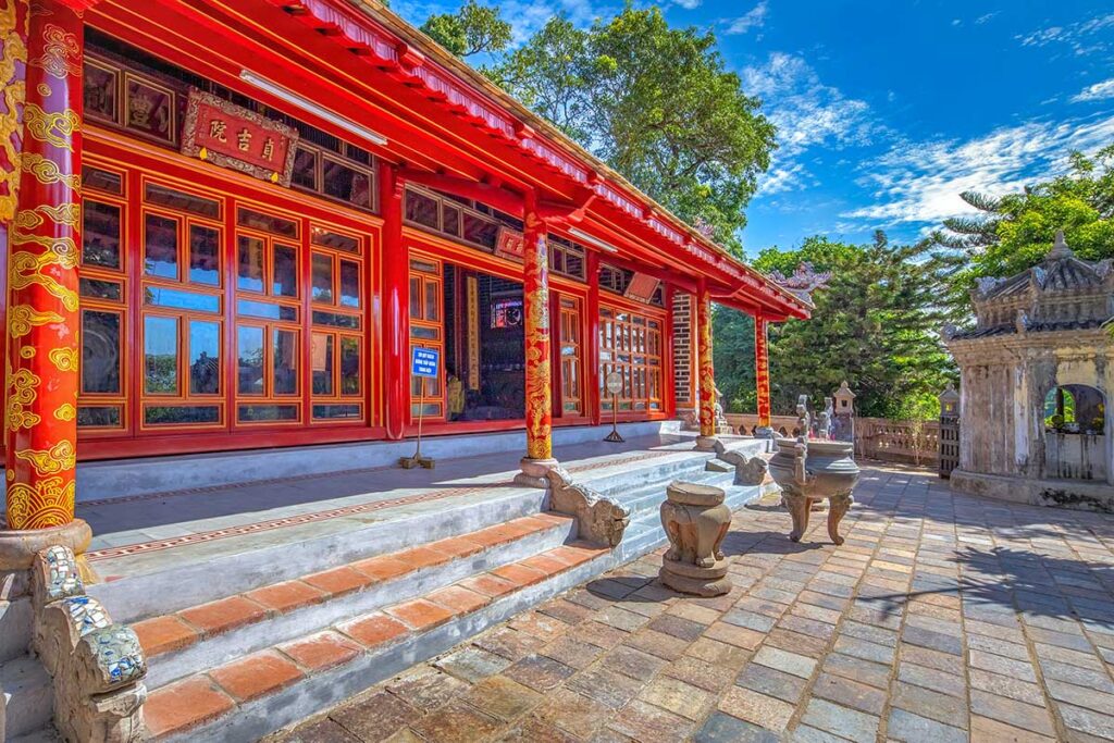 The main hall of Aerial view of Hon Chen Temple 