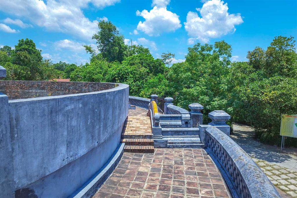 On top of the walls of the arena of Ho Quyen 