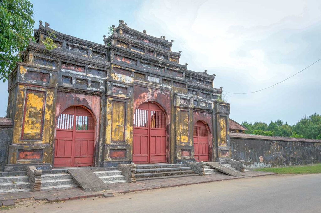 The main gate of Nam Giao Esplanade