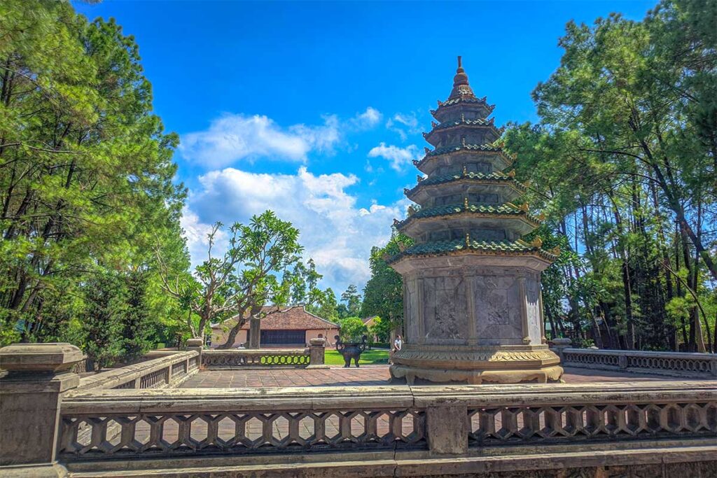 Tomb of Thich Don Hau at Thien Mu Pagoda