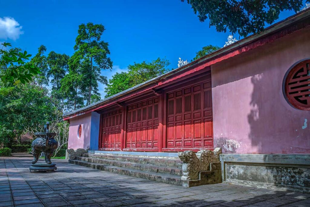 The main hall of Dai Hung Shrine at Thien Mu Pagoda