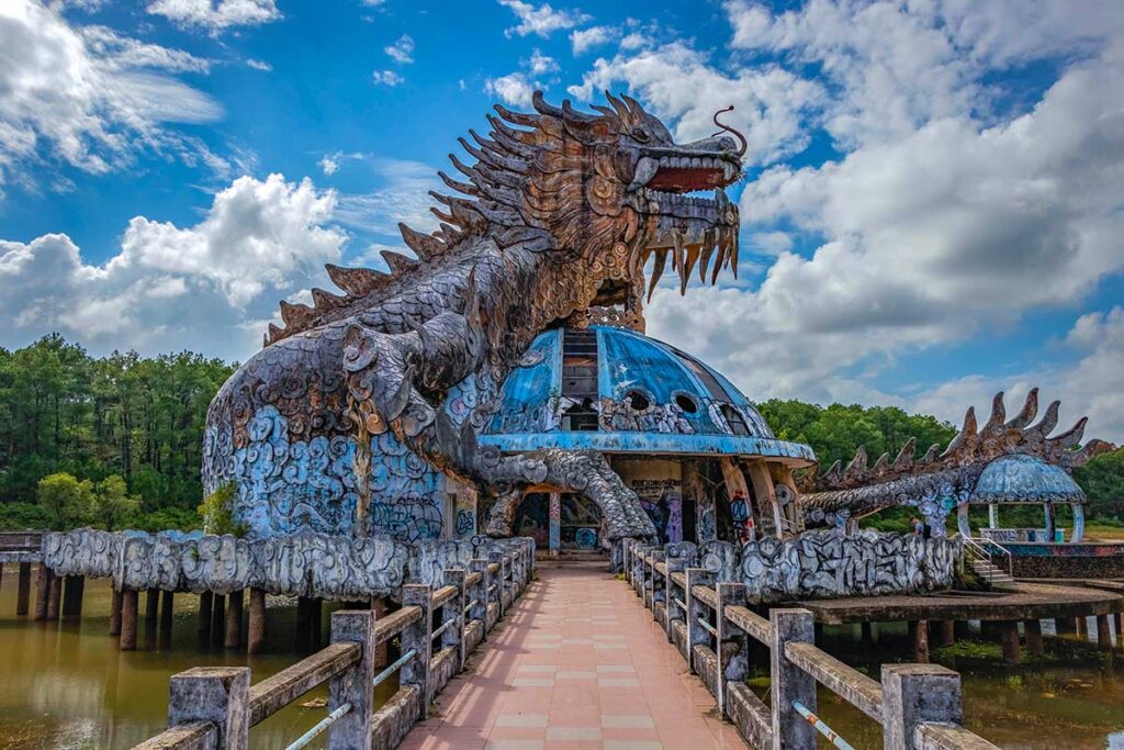 The huge dragon sculpture inside Ho Thuy Tien - Hue Abandoned Water Park