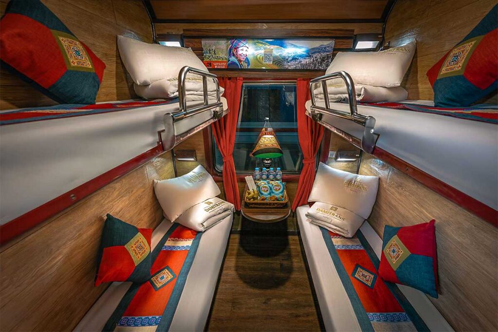 4-bed cabin of Damitrans  Express Train to Sapa