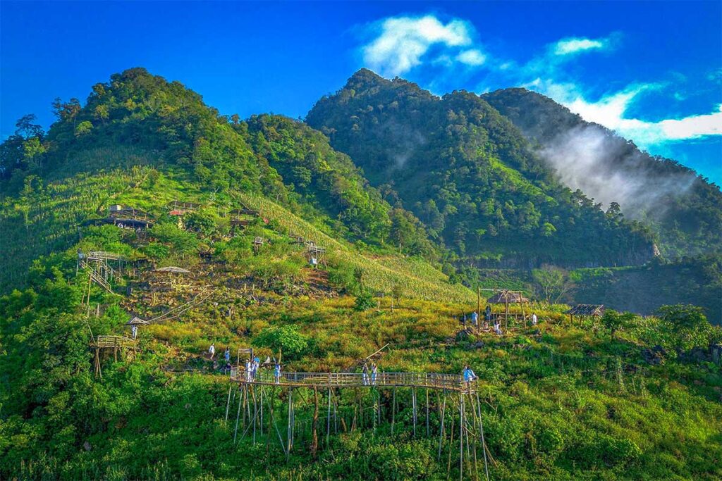 A drone view from the Hang Kia Cloud Hunting Viewpoint on a clear day