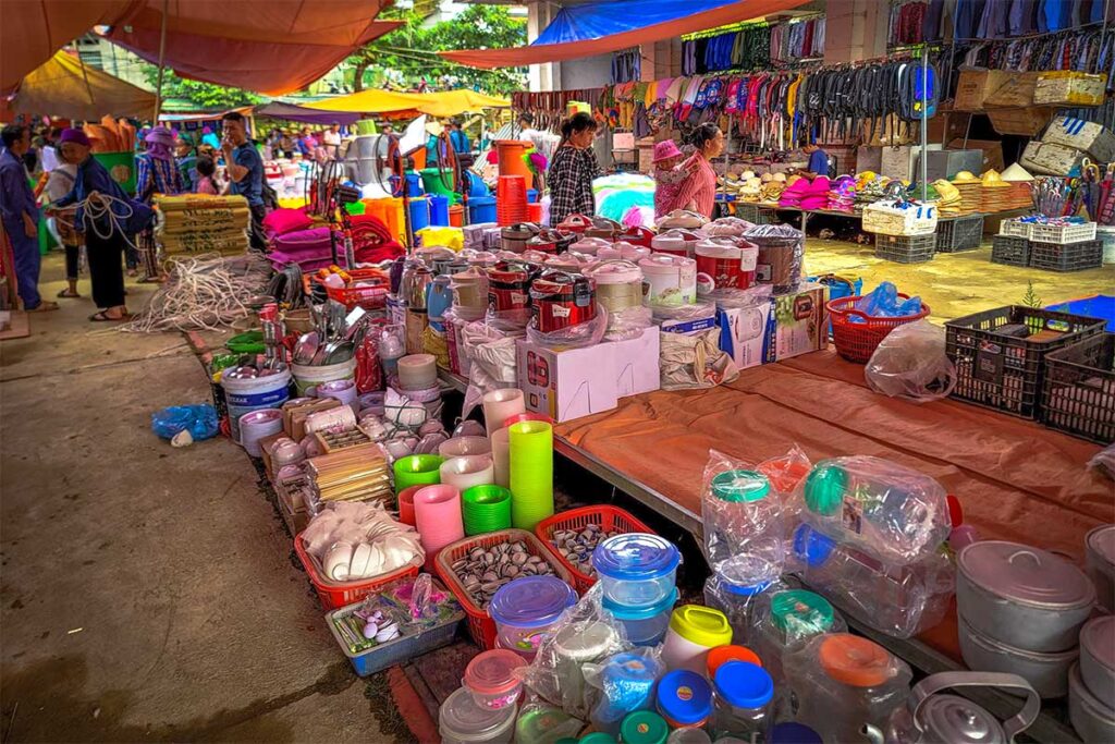 Daily household goods displayed on different stalls at the Lung Khau Nhin Market