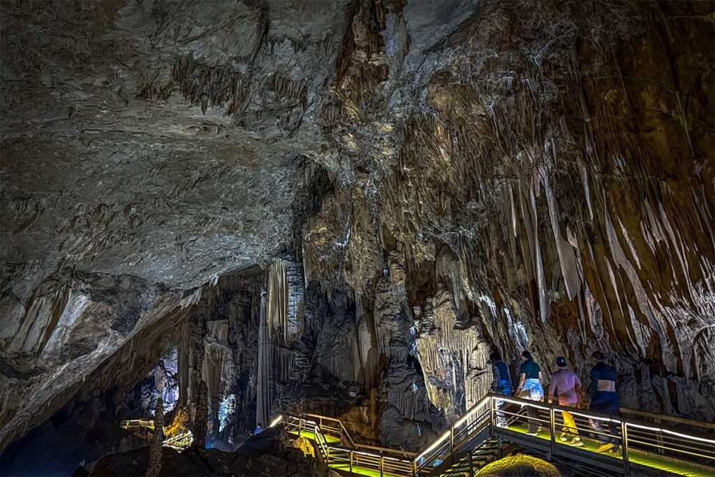 Rock formations inside Lung Khuy Cave