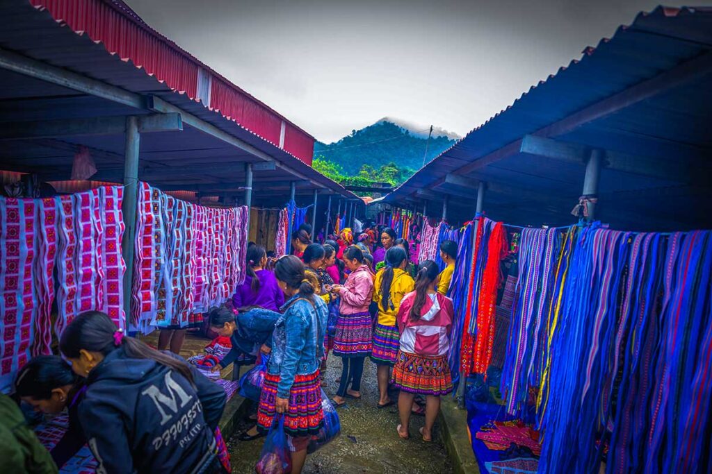 Traditional clothes and cloths sold at Pa Co Market stalls