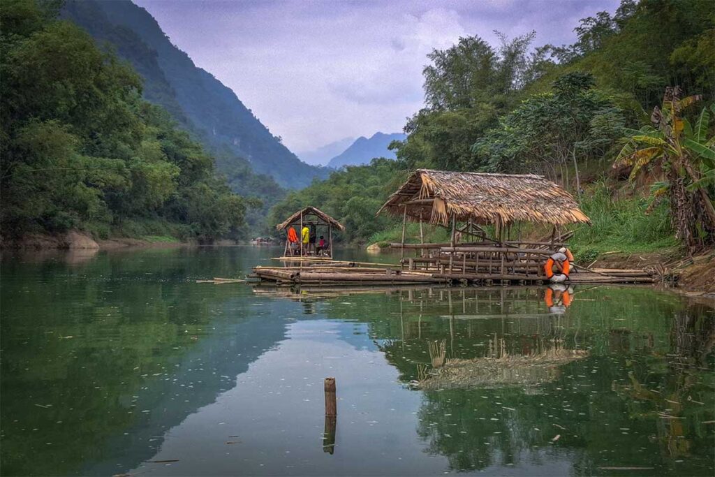 A bamboo raft on the river in Pu Luong