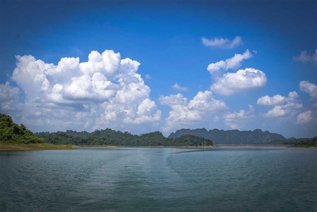 View over the main lake of Ben En National Park