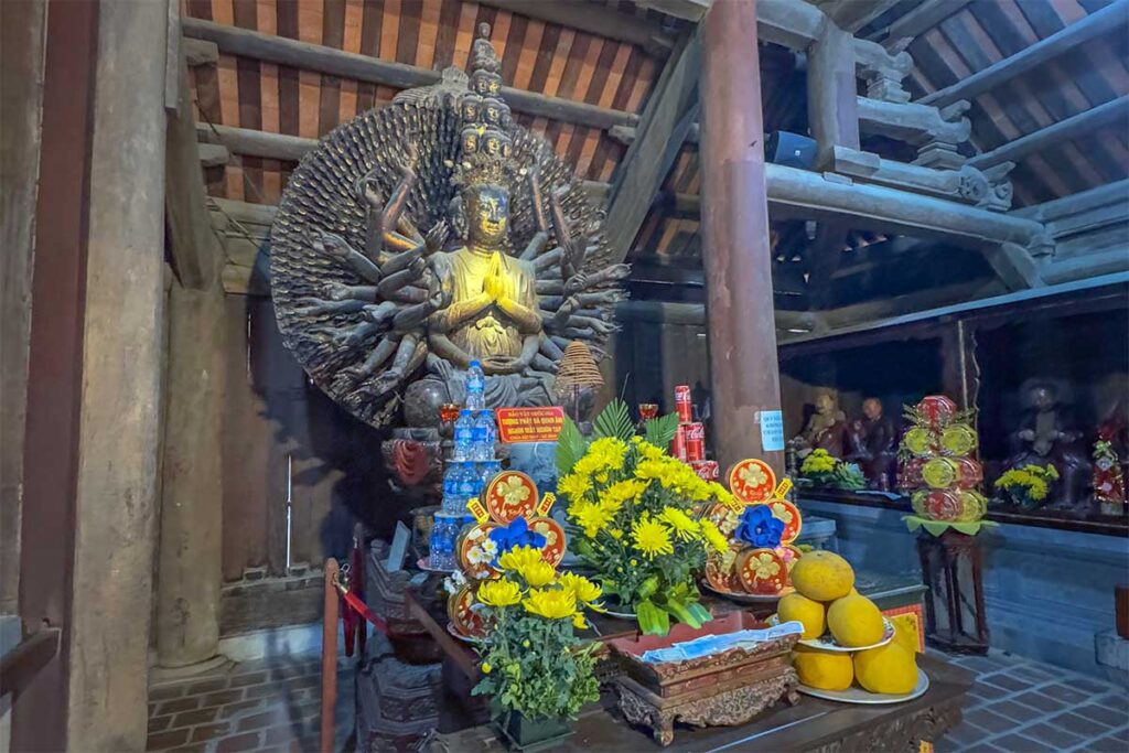 Thousand-Eyed, Thousand-Armed Avalokitesvara Statue at But Thap Pagoda