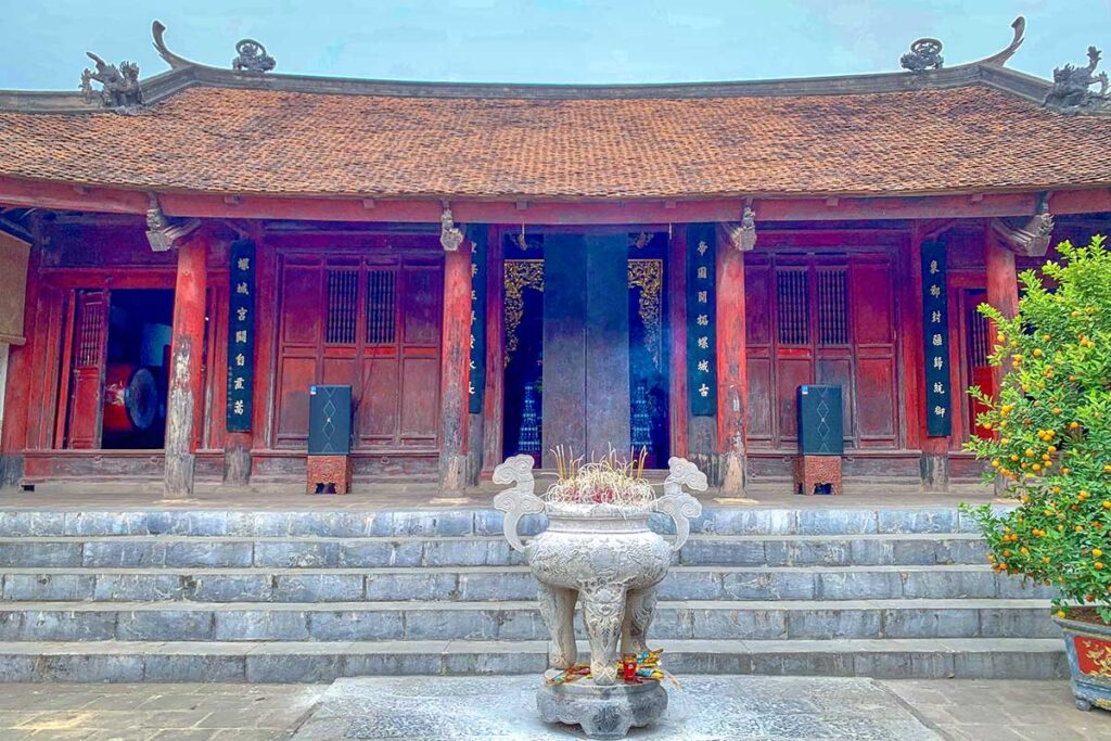 Thuong Temple in Co Loa Citadel from the outside