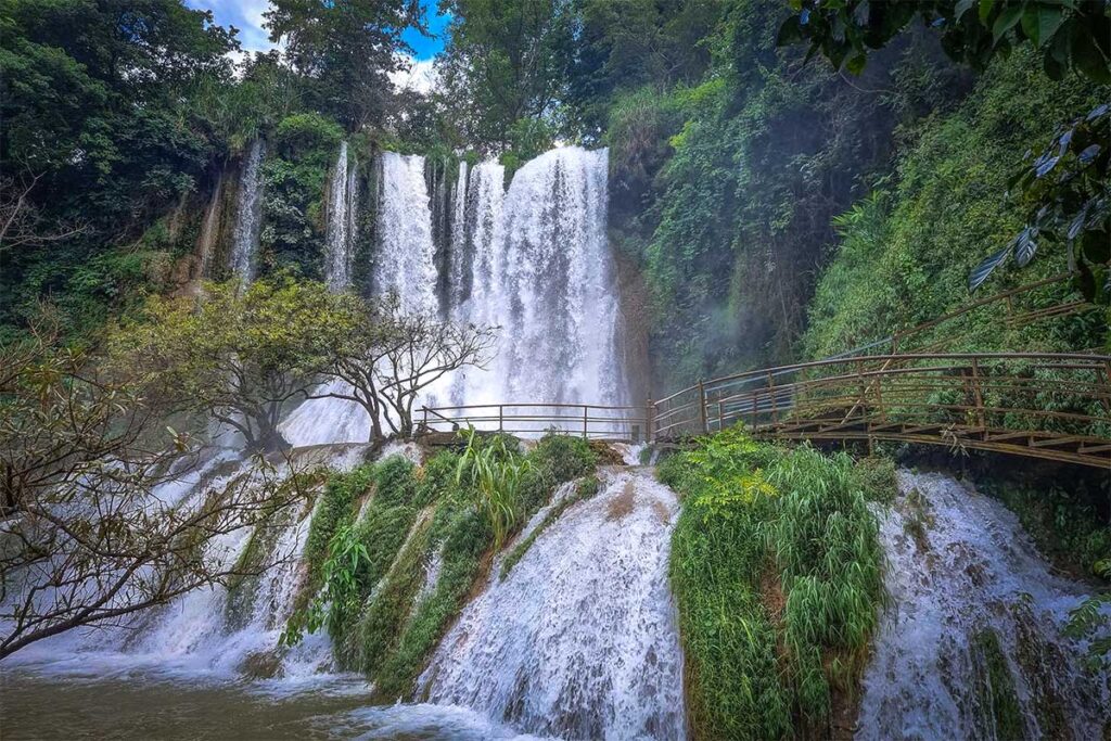 The top two tiers of Dai Yem Waterfall