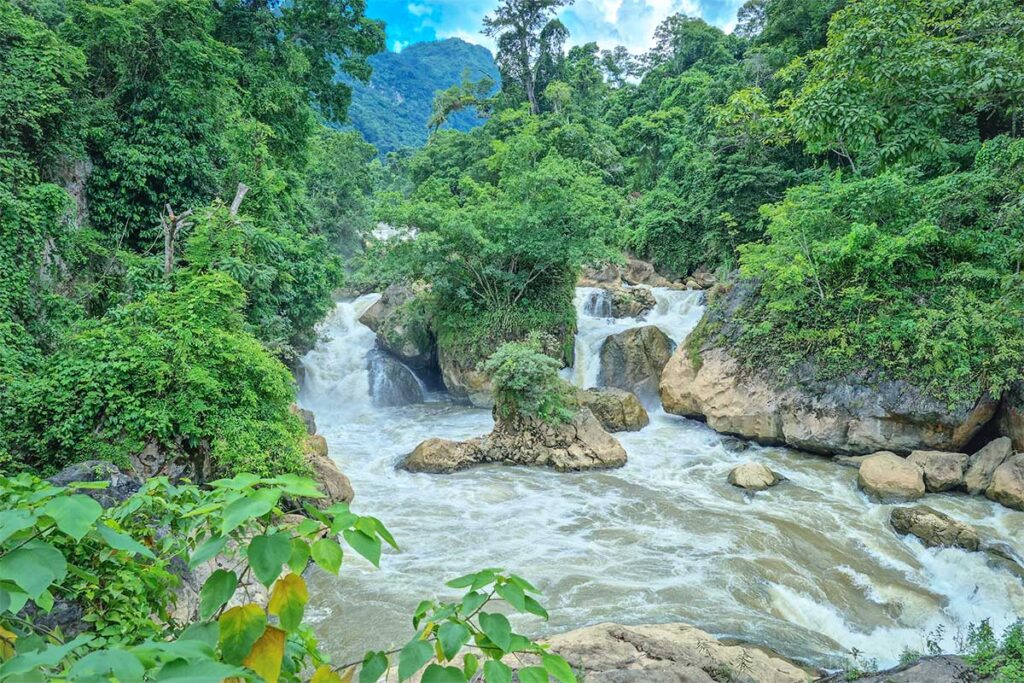 Dau Dang Waterfall