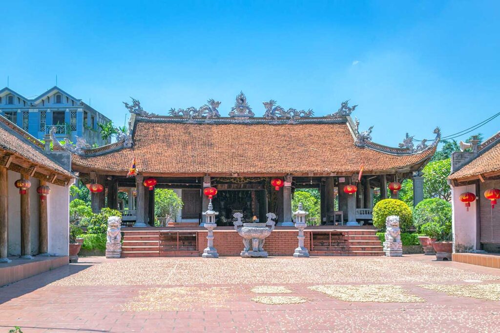 Ngo Quyen Temple at Duong Lam Village