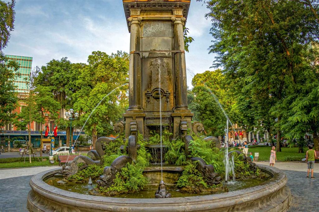 Frog Fountain (Diên Hong) in Hanoi