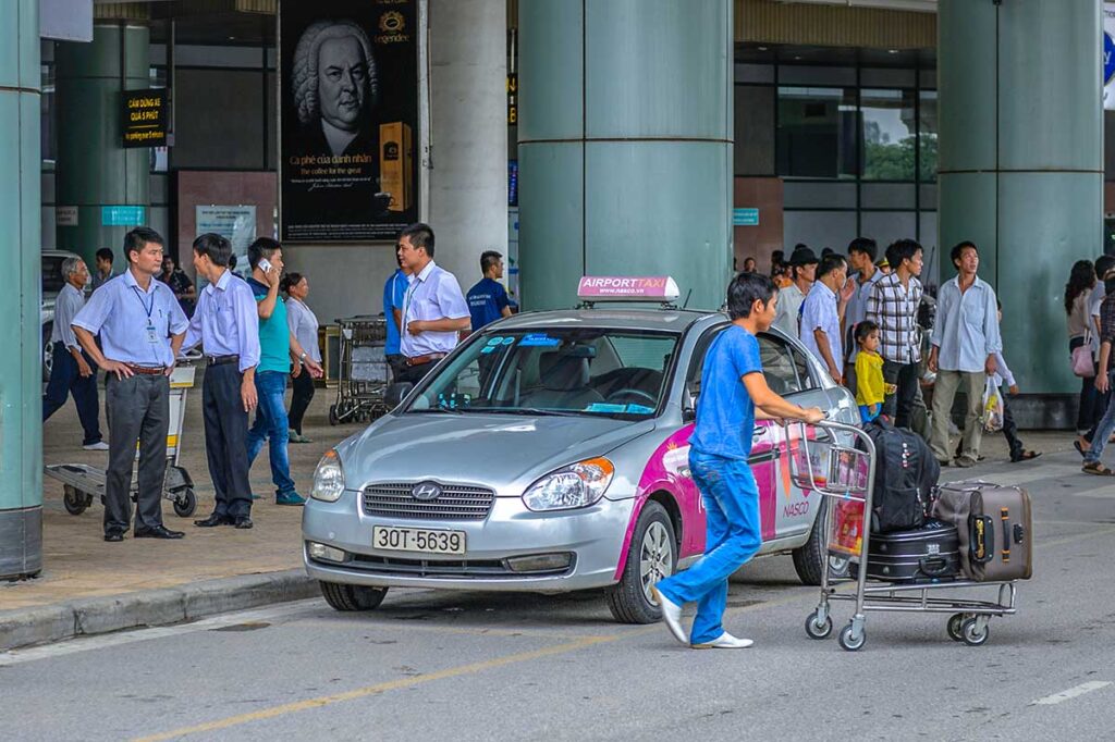 A taxi waiting at Noi Ba International Airport (From Hanoi Airport to Old Quarter)