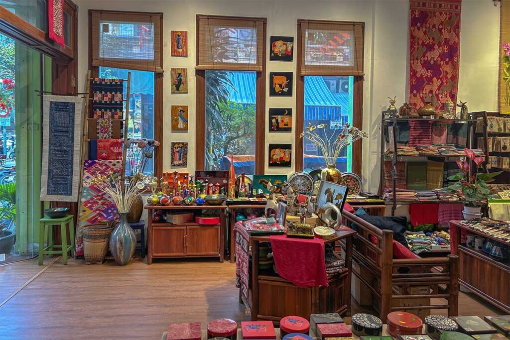 Craft Link, a souvenir shop in Hanoi selling Do Paper Products and other typical Hanoi souvenirs
