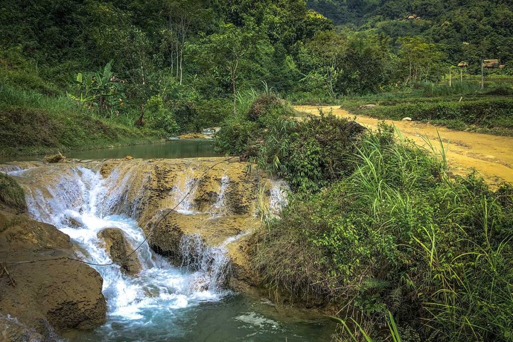 A smaller section with  natural pool of Hieu Falls in Pu Luong