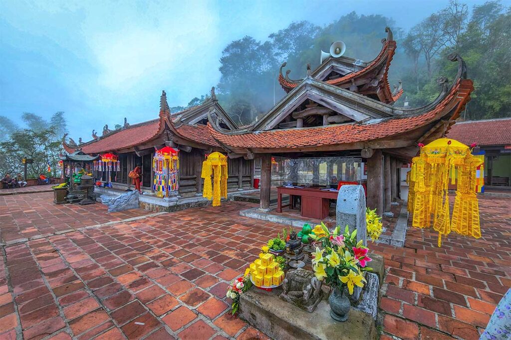 Hoa Yen Pagoda covered in mist 