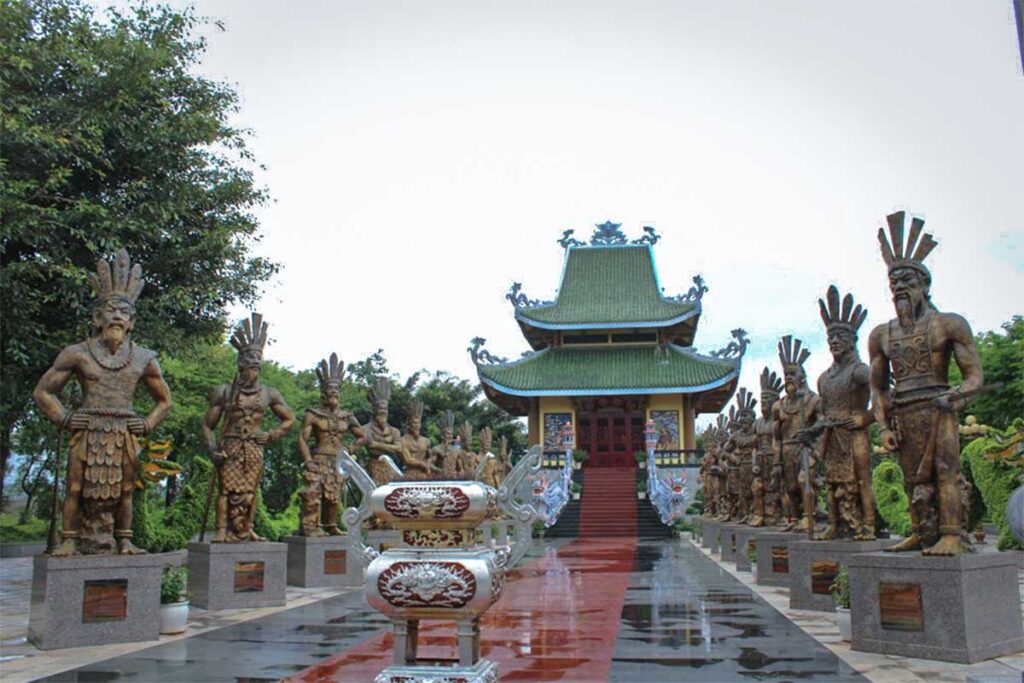 Statues of the Hung Kings places in Dong Xanh Park in Pleiku
