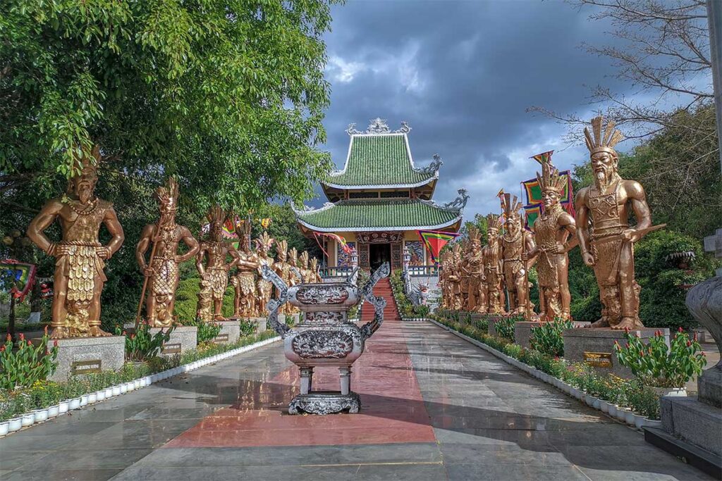 Statues of the Hung Kings places in Dong Xanh Park in Pleiku