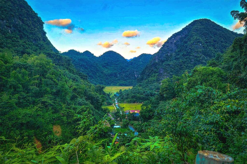 Views around Kho Muong Village on the way to Bat Cave