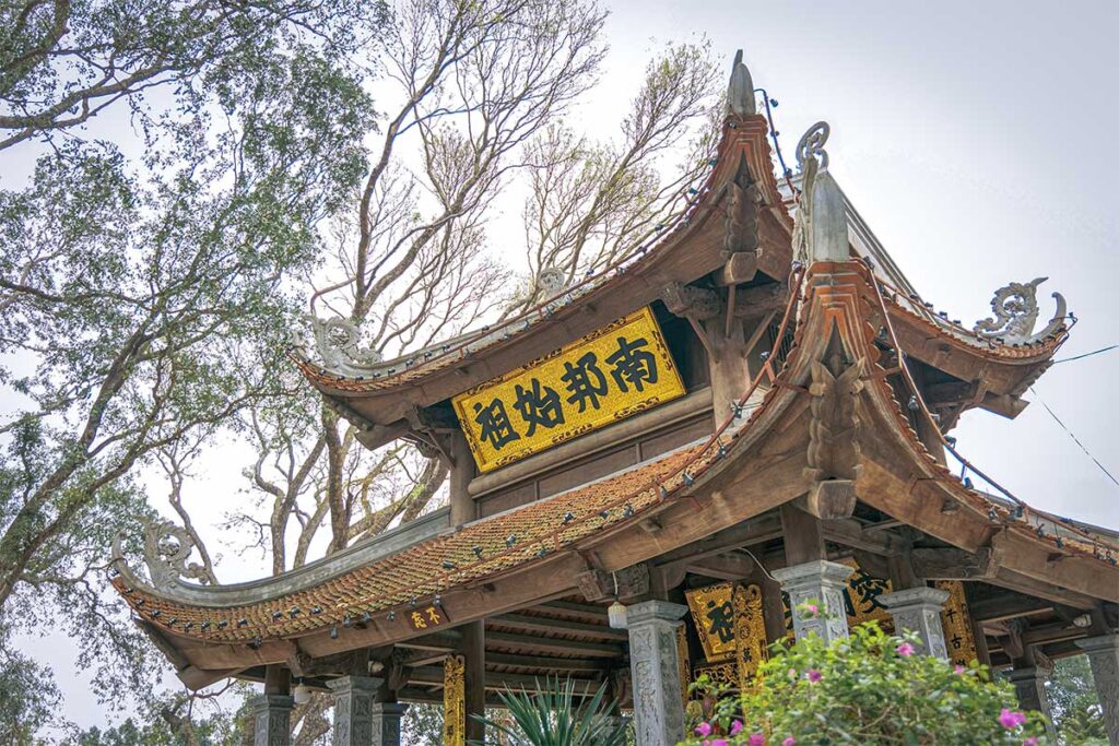 The roof of Kinh Duong Vuong Tomb