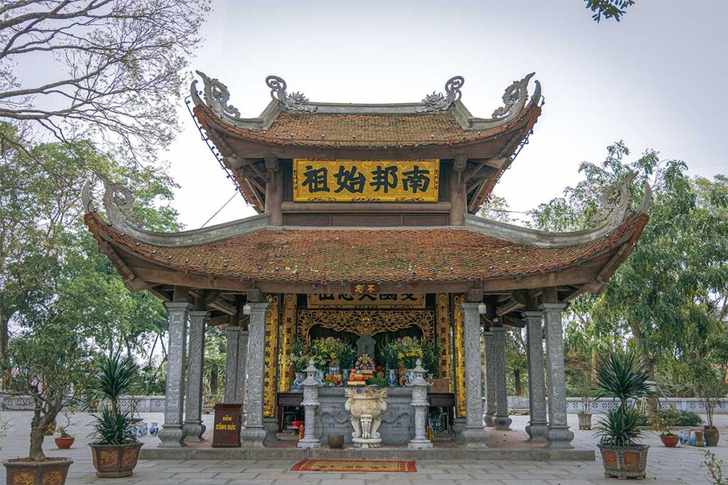 The main building of Kinh Duong Vuong Tomb