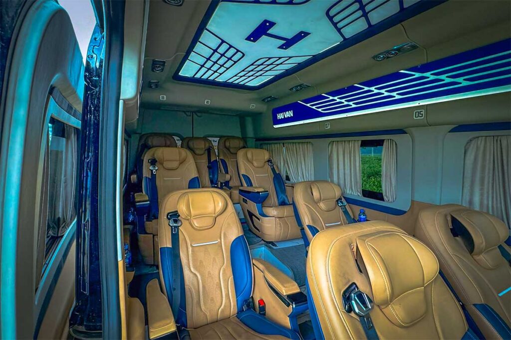 The inside of a luxury limousine van from Hanoi to Moc Chau