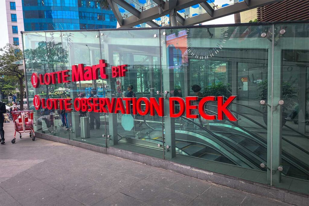 The escalators to go into the basement of Lotte Center and the entrance of Lotte Observation Deck