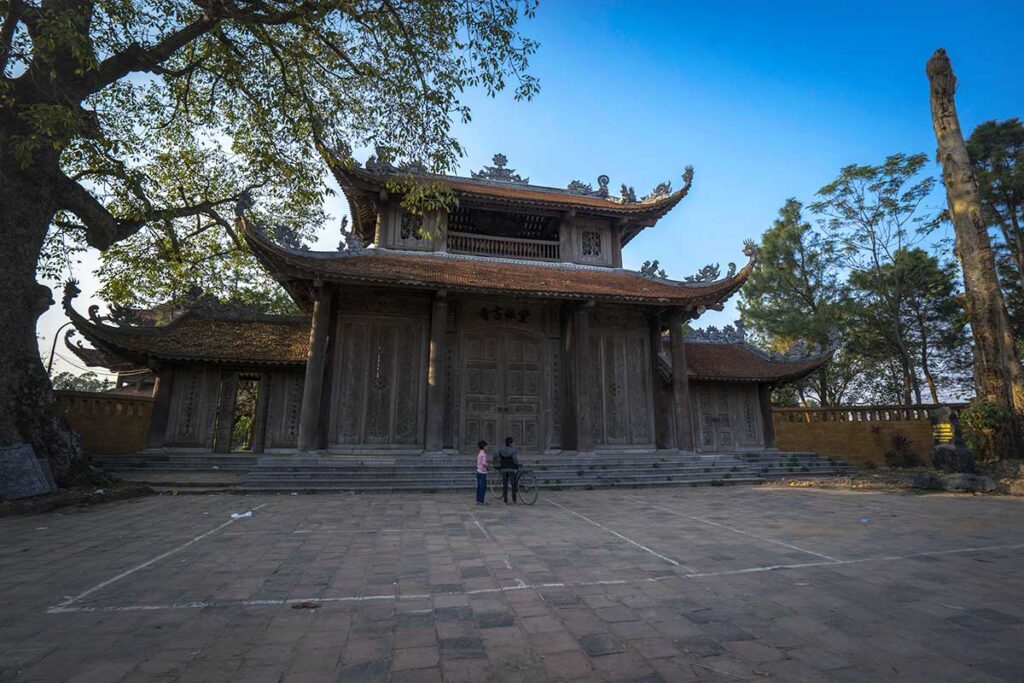 The wooden Nom Village Gate